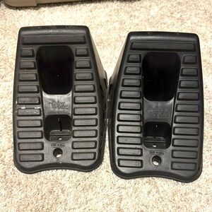 2 Rhino Gear Tire Hugs